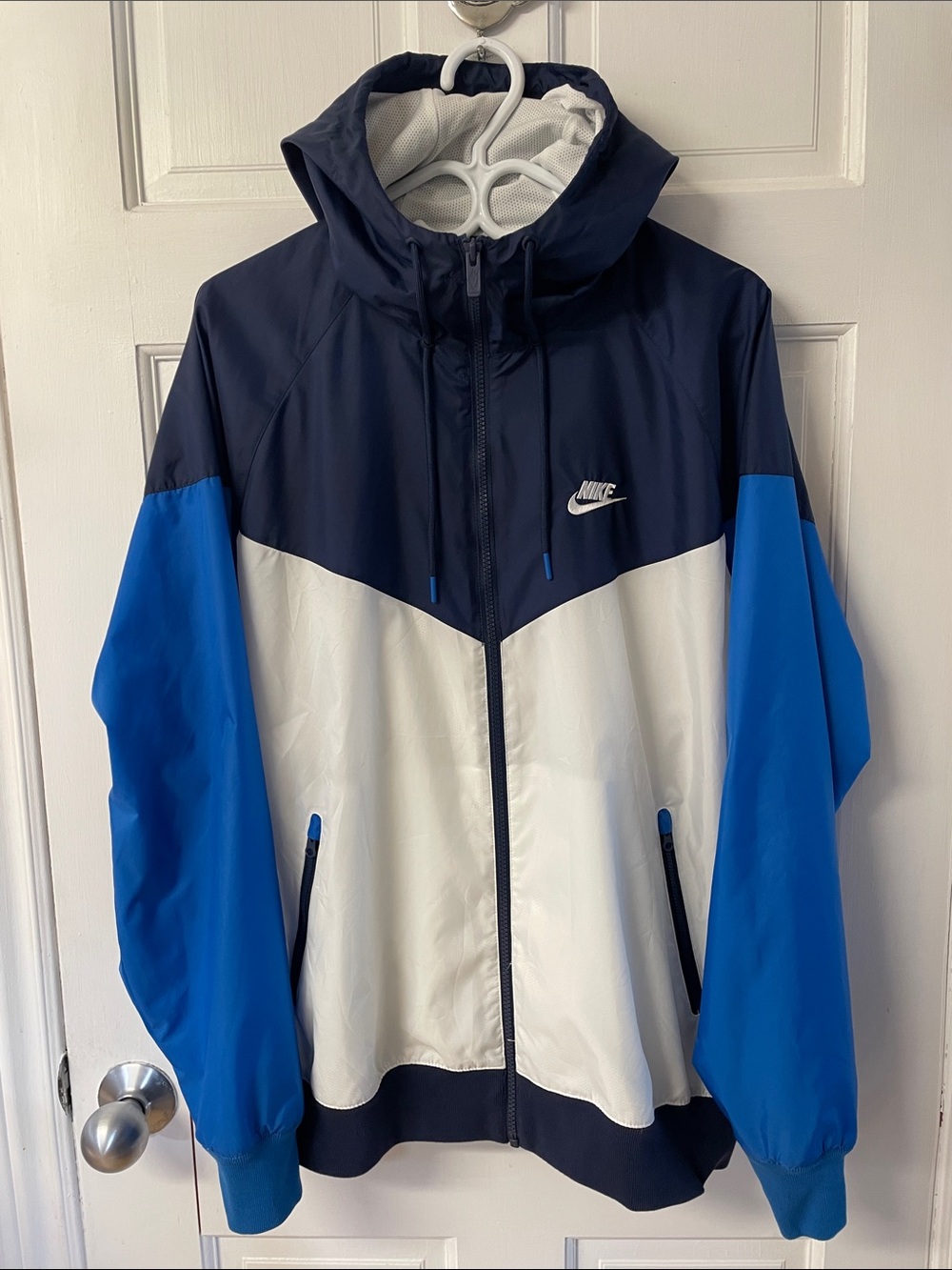 Nike Windrunner Hooded Three Season blue&white full zip jacket men’s size large